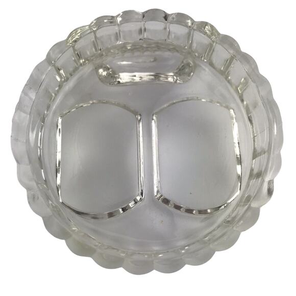 Vintage Salt & Pepper Shakers Clear Glass Red Lids Clam Shell Holder Turkey - Picture 6 of 8